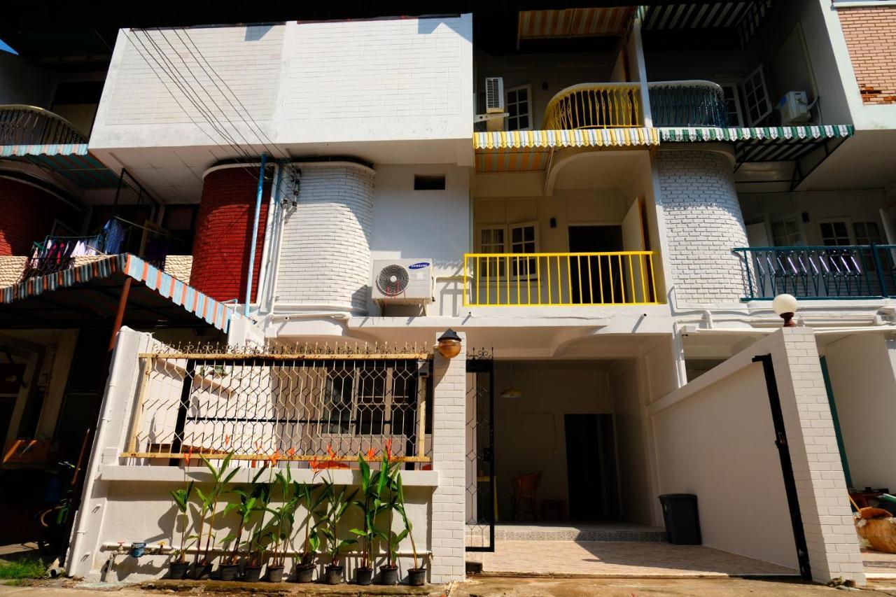 Ferienwohnung Float'S House Chiang Mai Exterior foto